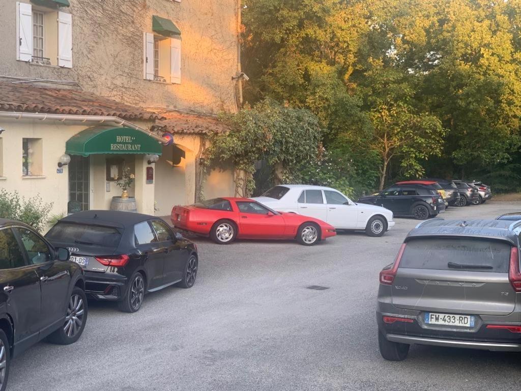 Human Hotel Restaurant Park Villecroze Exterior photo
